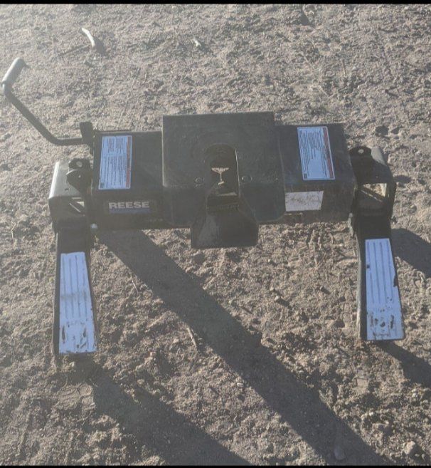 Reese 14k lb fifth wheel hitch.