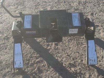 Reese 14k lb fifth wheel hitch.