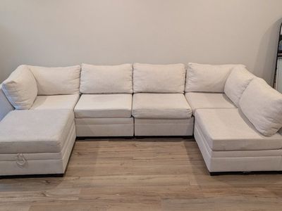 Living Spaces U-Shaped Modular Sectional Sofa with Storage Ottoman - Light Gray
