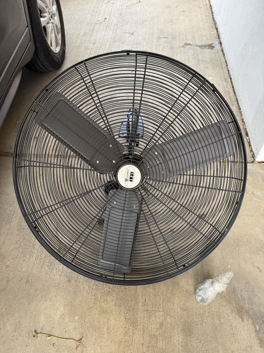 New CANARSMNA LFI WMKD30-3SPD 30” Wall Mountable Air circulator Fan