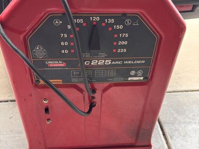Nice Lincoln C225 Welder In Very Good Working Cond