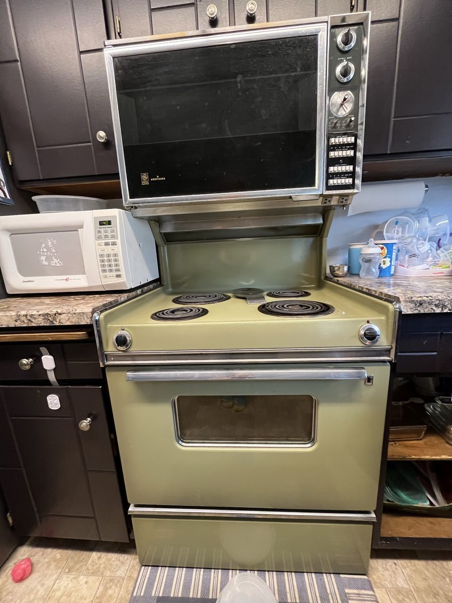 Vintage 1960/70s GE America double oven and range
