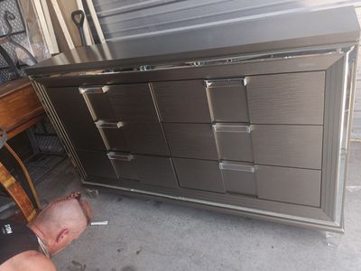 Modern Mirrored Dresser with 6 Drawers - Spacious Storage