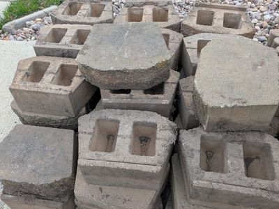 35 Tan Concrete Retaining Wall Blocks