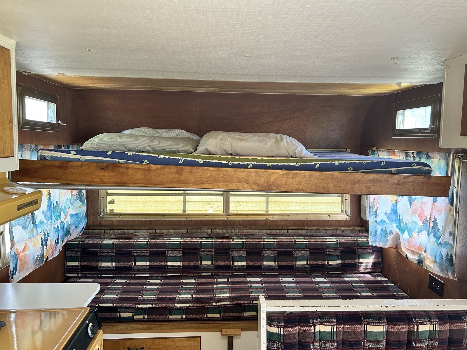 Main image 4