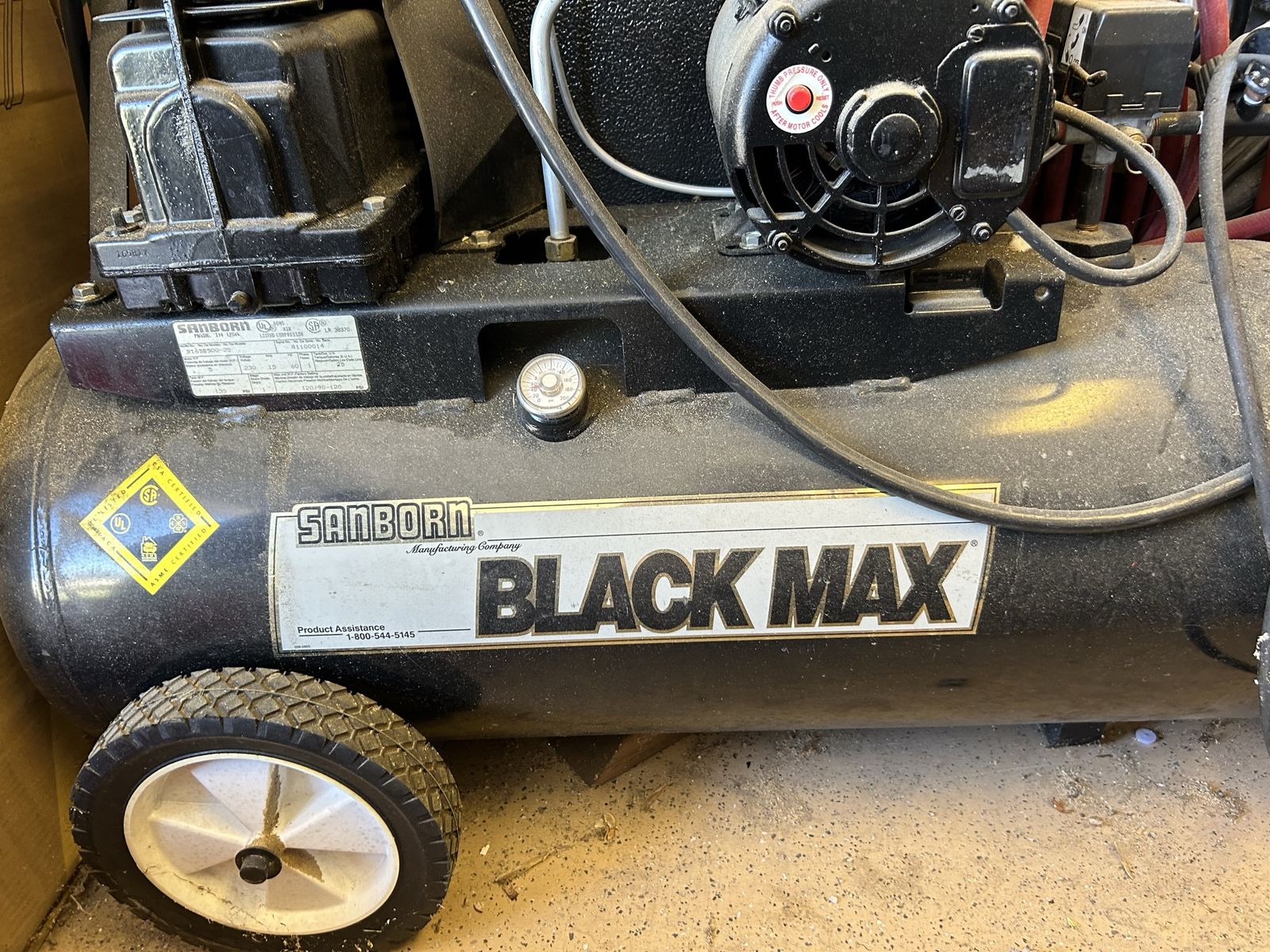 Sanborn Black Max B165B500-25 5 HP 25-Gallon 135 PSI Air Compressor
