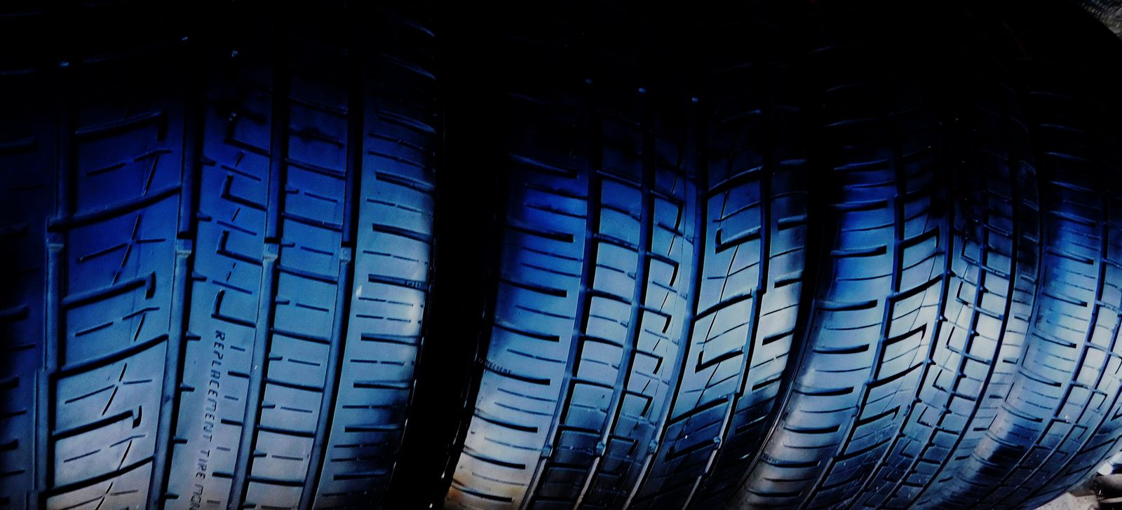 275 40R 20 General ZR
