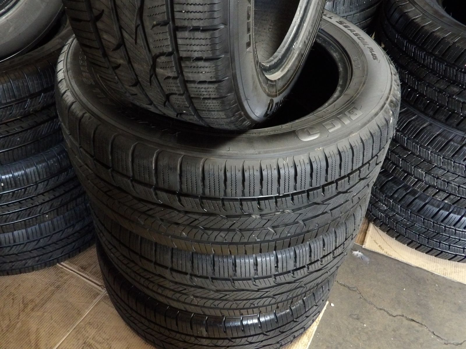 235/55R17 BIG O LEGACY A/S SET OF USED TIRES