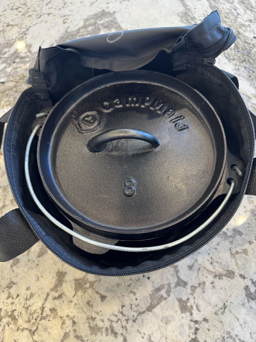 Campmaid 8 Dutch Oven With Case