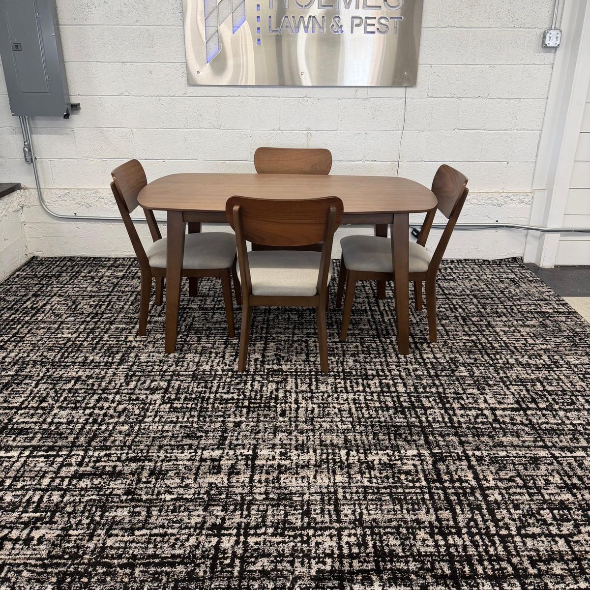 COSTCO POINT REYES 5-PIECE DINING TABLE SET!!