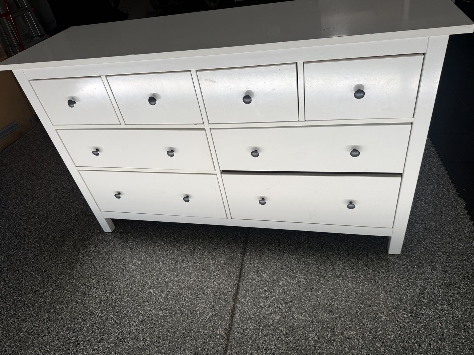 Main image 3