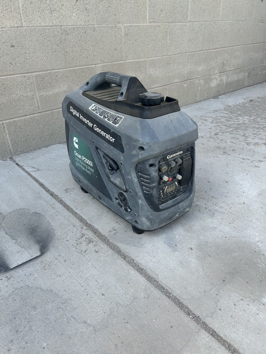 Cummins Onan P2500i Digital Inverter Generator - 2200 Running / 2500 Peak Watts