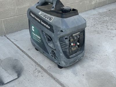 Cummins Onan P2500i Digital Inverter Generator - 2200 Running / 2500 Peak Watts