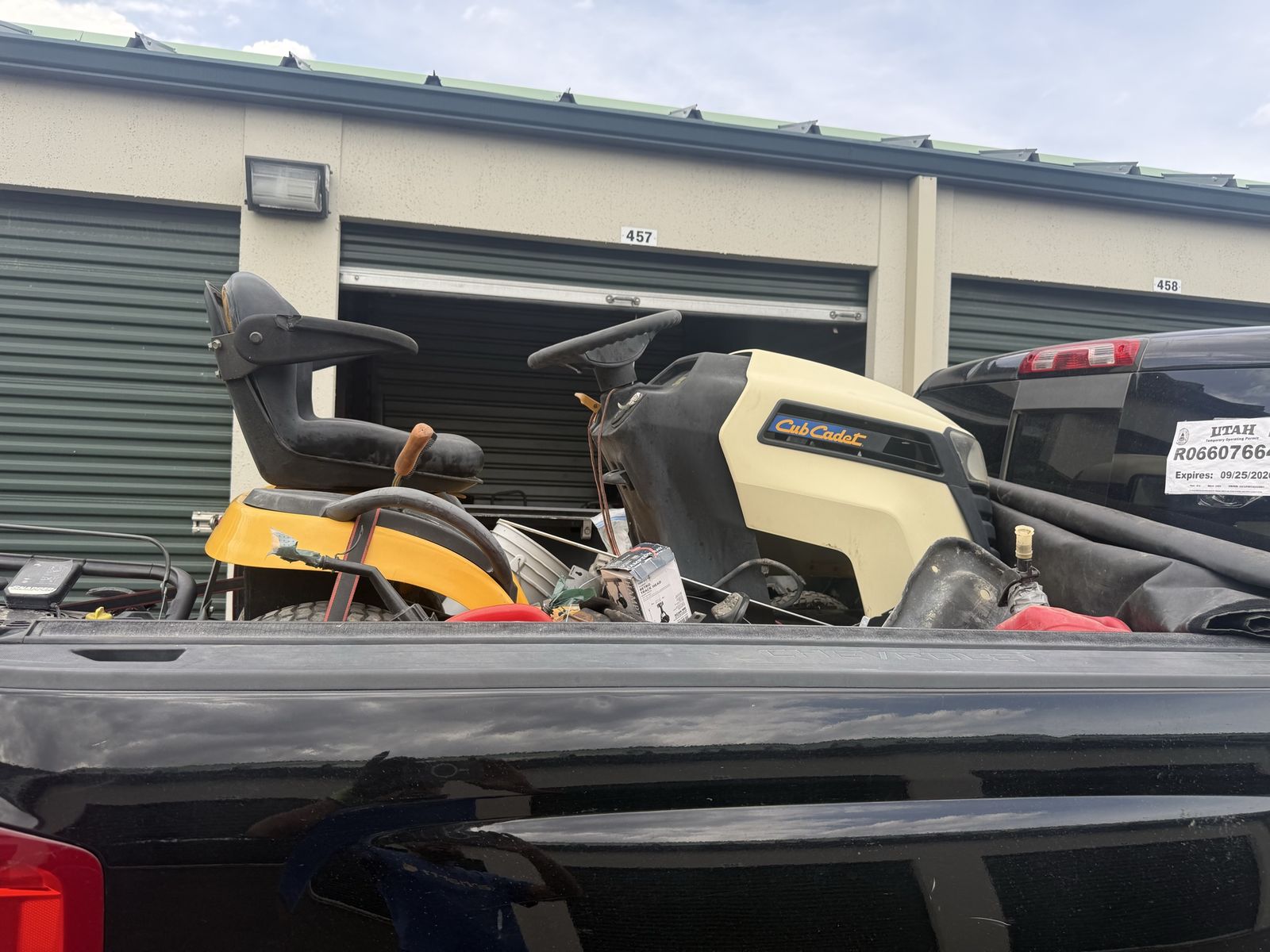 Lot of Riding Lawn Mowers and Parts for Repair