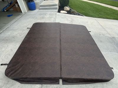 84 x 84 square Hot Tub with rounded edges