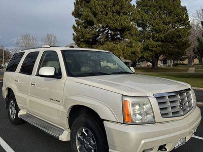 2005 Cadillac Escalade Base