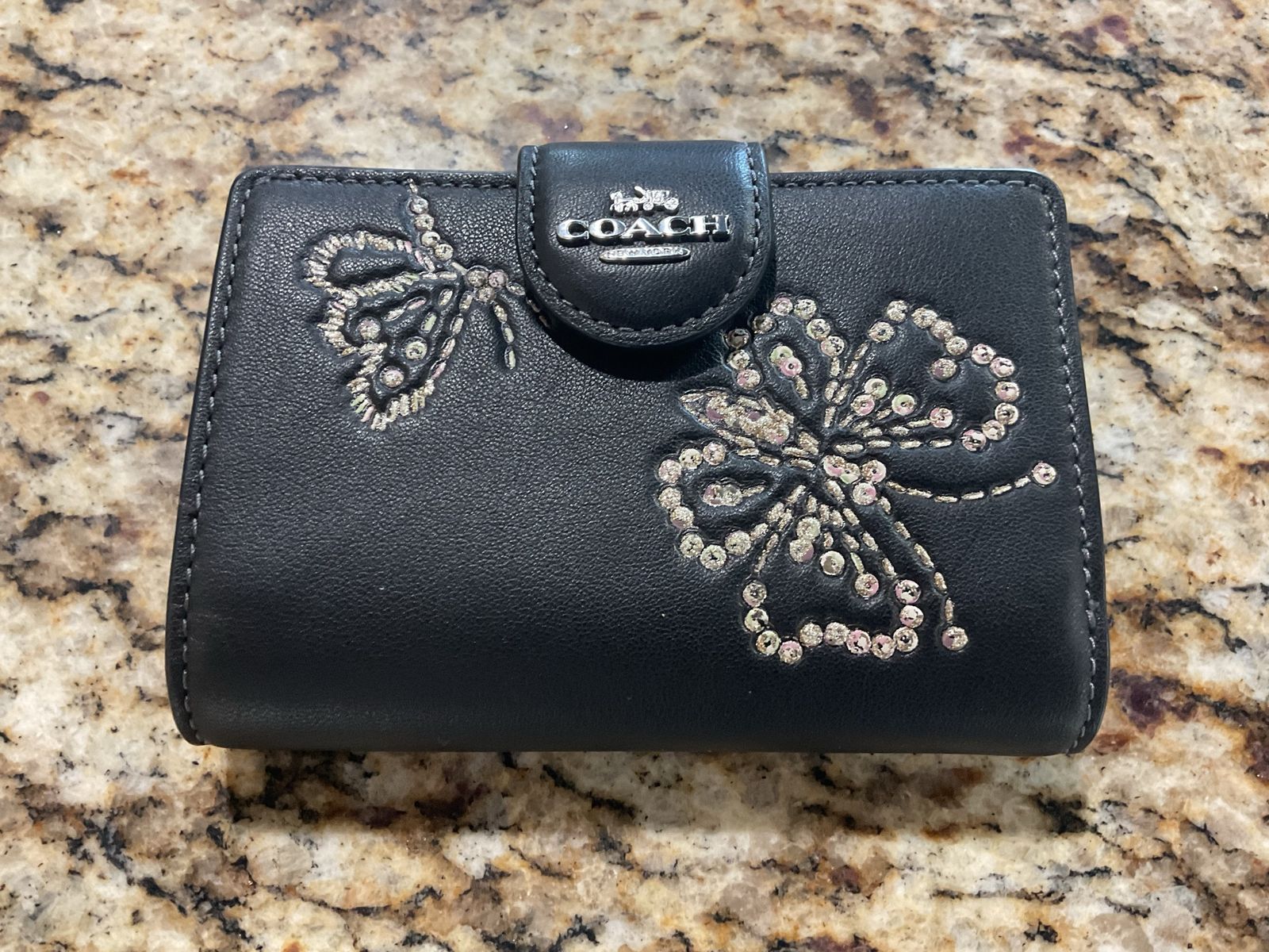 Coach Corner CCl65 Wallet-medium size E75013601