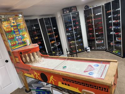 Vintage Genco Bowl-A-Line Arcade Bowling Pinball Machine - Classic Coin-Operated Game