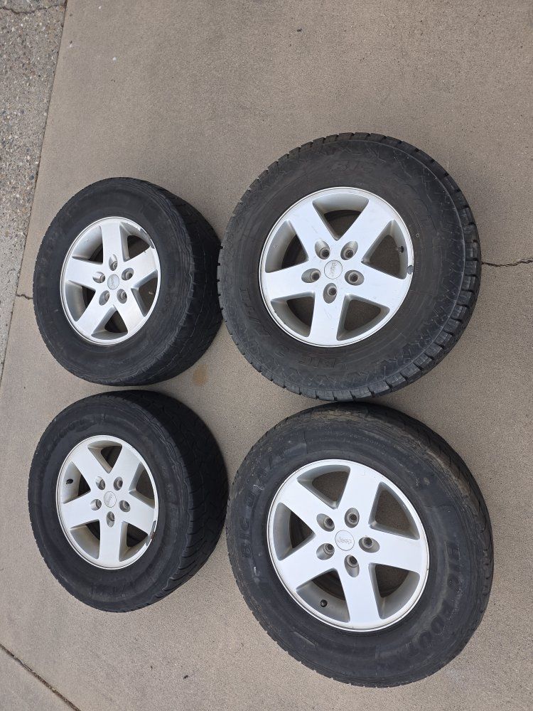 Jeep 265/70R17 All-Terrain Tires & Wheels - Set of 4