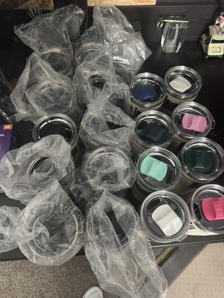 (18) Yeti Limited Edition 10oz Tumbler/magnet