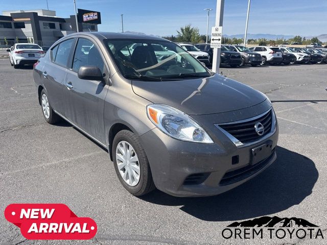 2012 Nissan Versa 1.6 SV