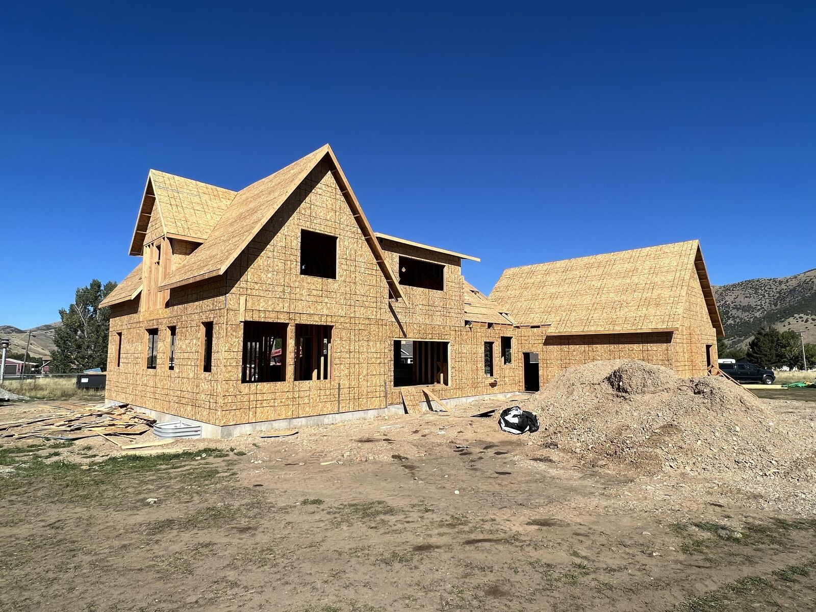 D & B Homebuilding LLC