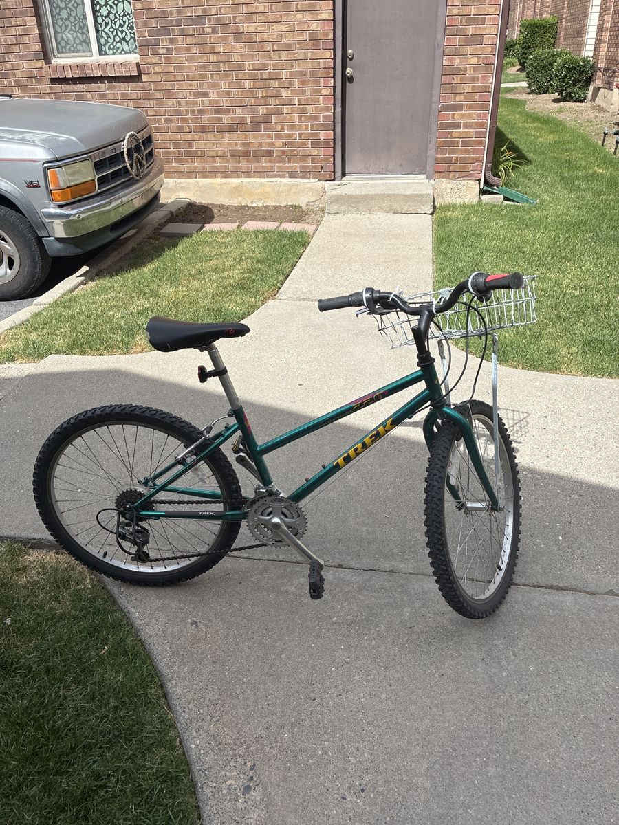 Trek 220 mountain track mountain bike