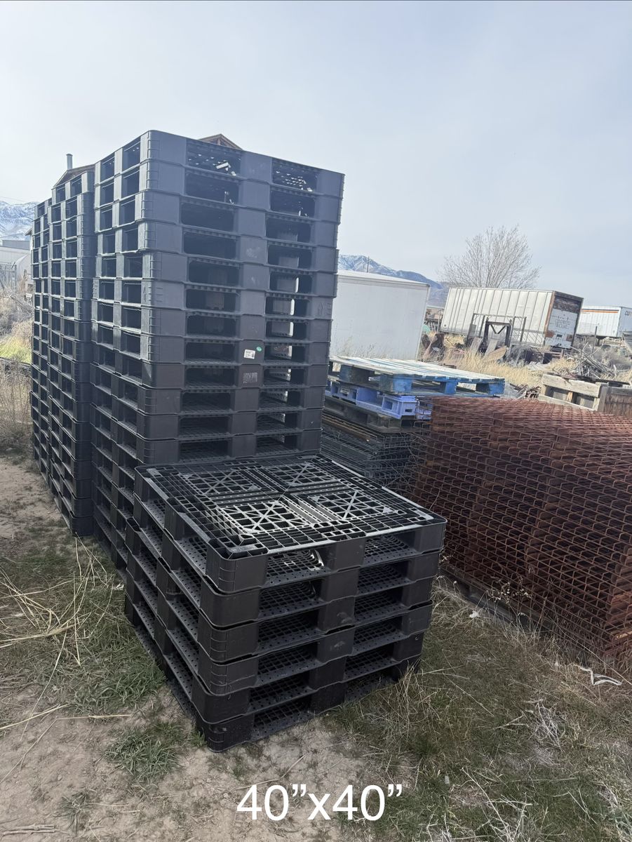 40x40 Plastic Pallets.