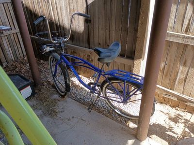 Beach cruiser bike