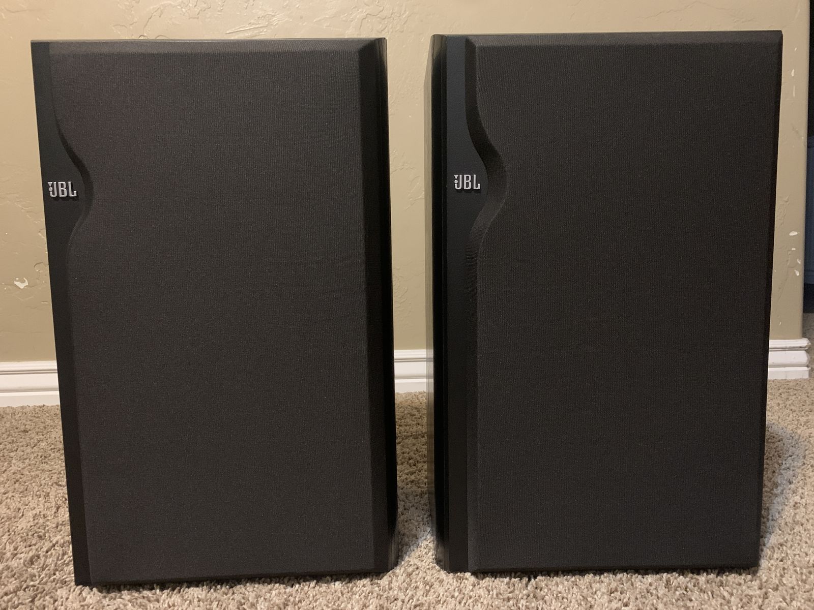 JBL Northridge Series N28 Bookshelf Speakers – Powerful & Clean Sound