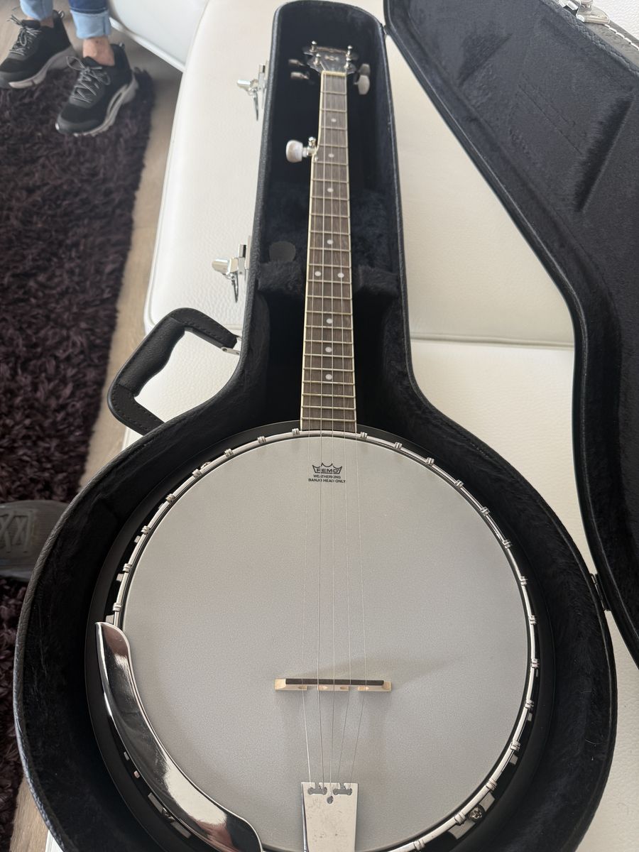 Washburn 5 string B9 Banjo with hard case (Never played)