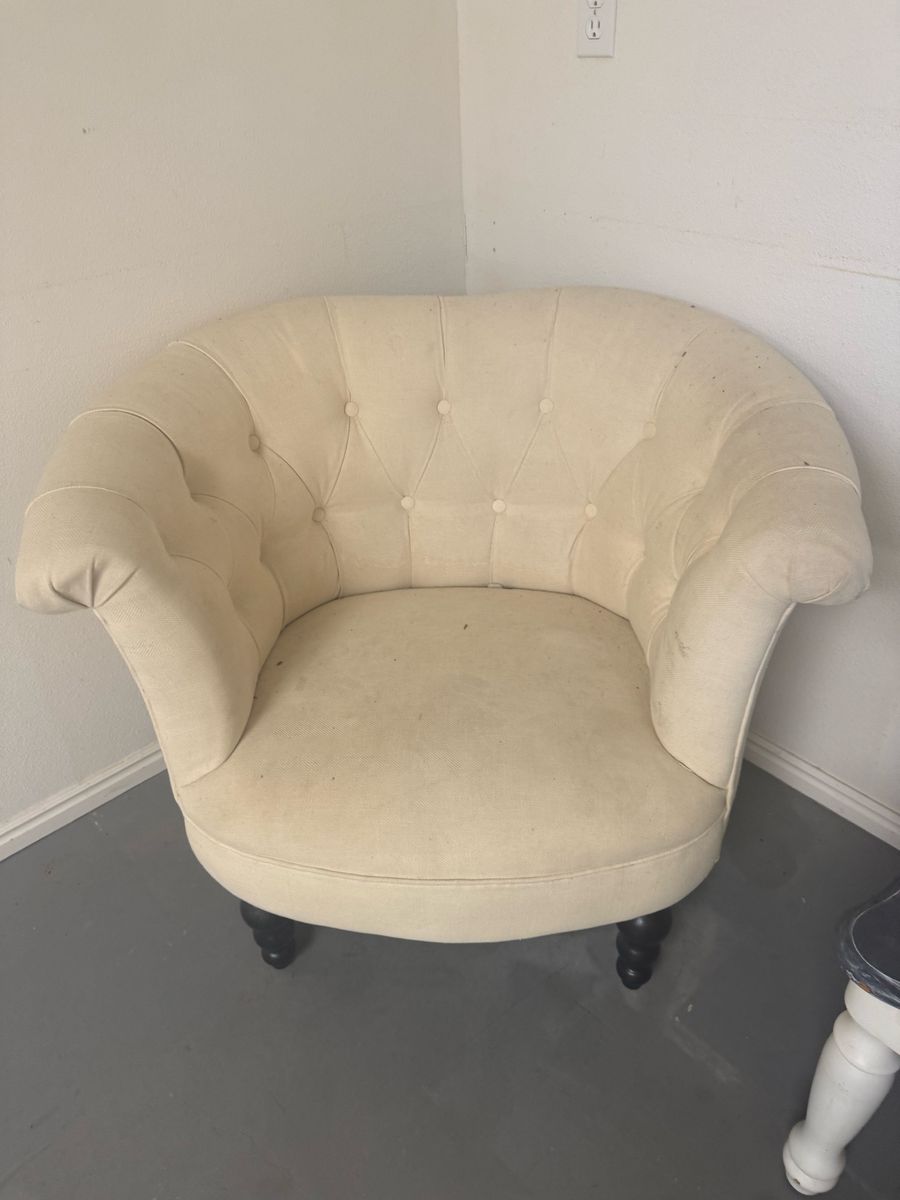 Main image 3
