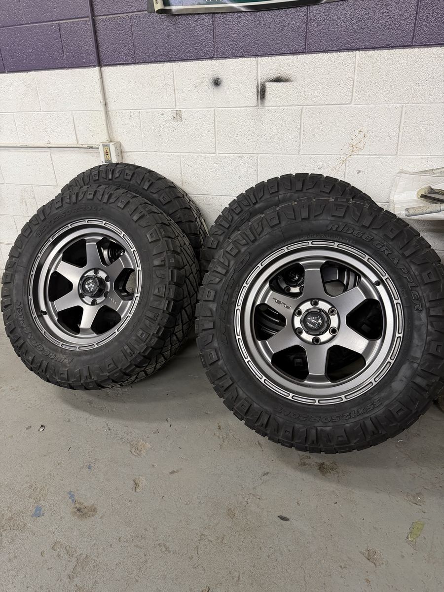 Nitto Ridge Grappler 35's
