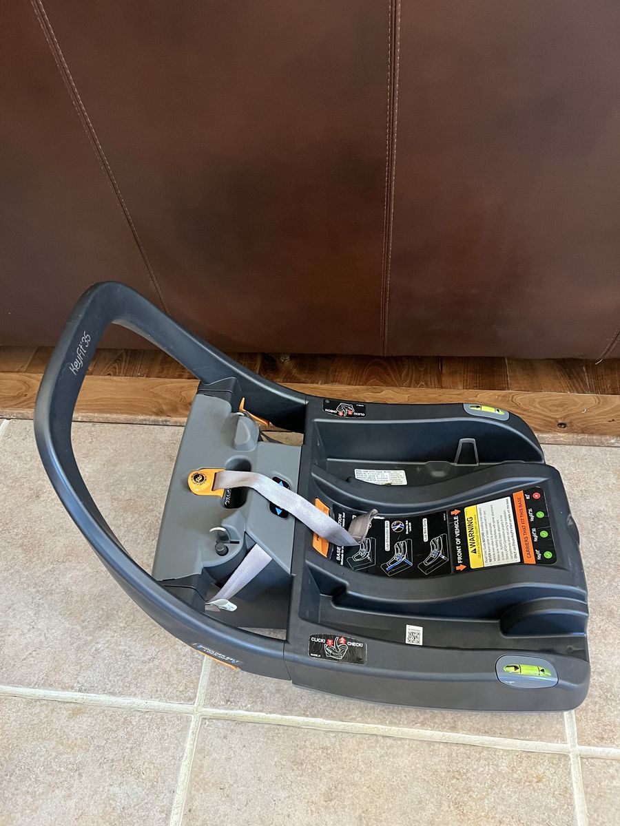 Keyfit 35 car seat base only expires August 2030