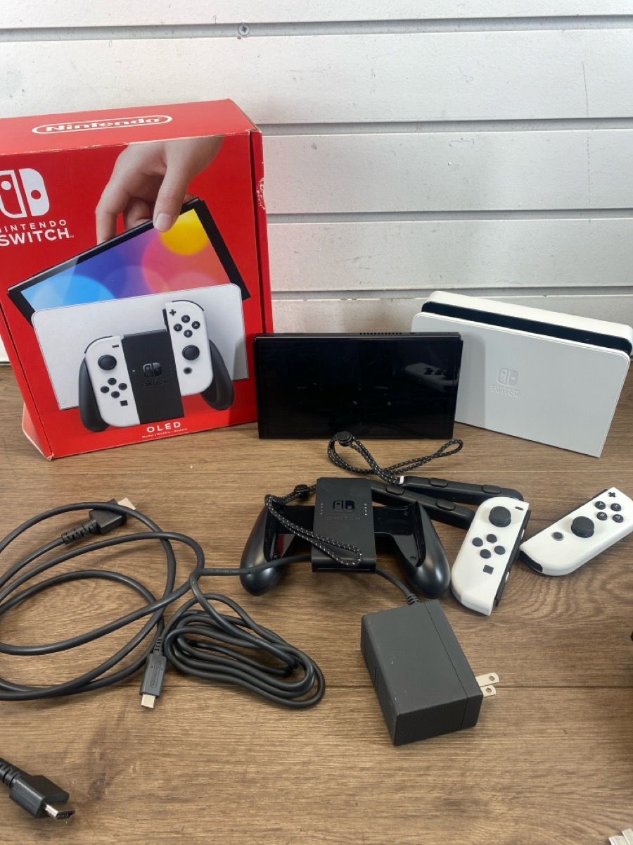 NINTENDO SWITCH OLED HEG-001 HANDHELD CONSOLE, WHITE, LIKE NEW CONDITION #WCP039482