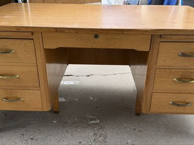 Vintage Leopold Company Oak Executive Desk with Pull-Out Writing Trays