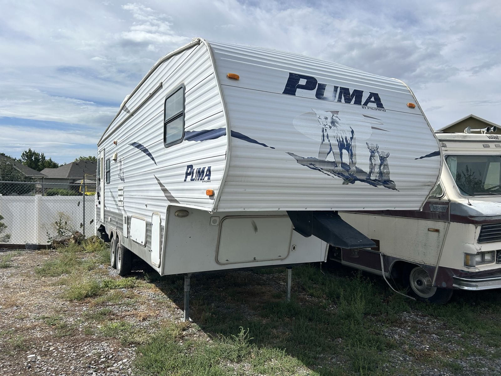 2007 Palomino 30’  fifth wheel trailer