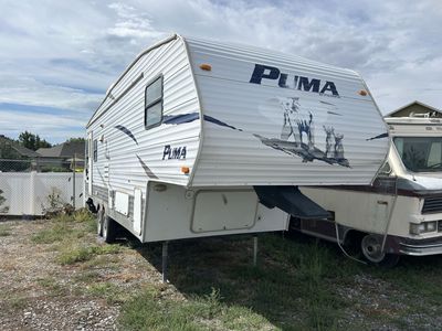2007 Palomino 30’ fifth wheel trailer