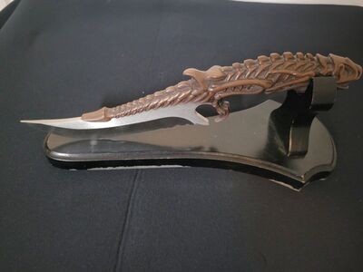 VINTAGE UNITED CUTLERY FOSSIL HUNTER II FANTASY DR