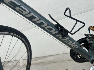 Cannondale Adventure 3 Hybrid Bike - Green, Shimano 7-Speed, Front Suspension, Rear Rack