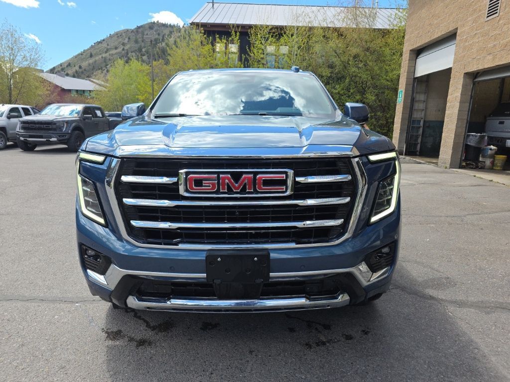 2025 GMC Yukon Elevation