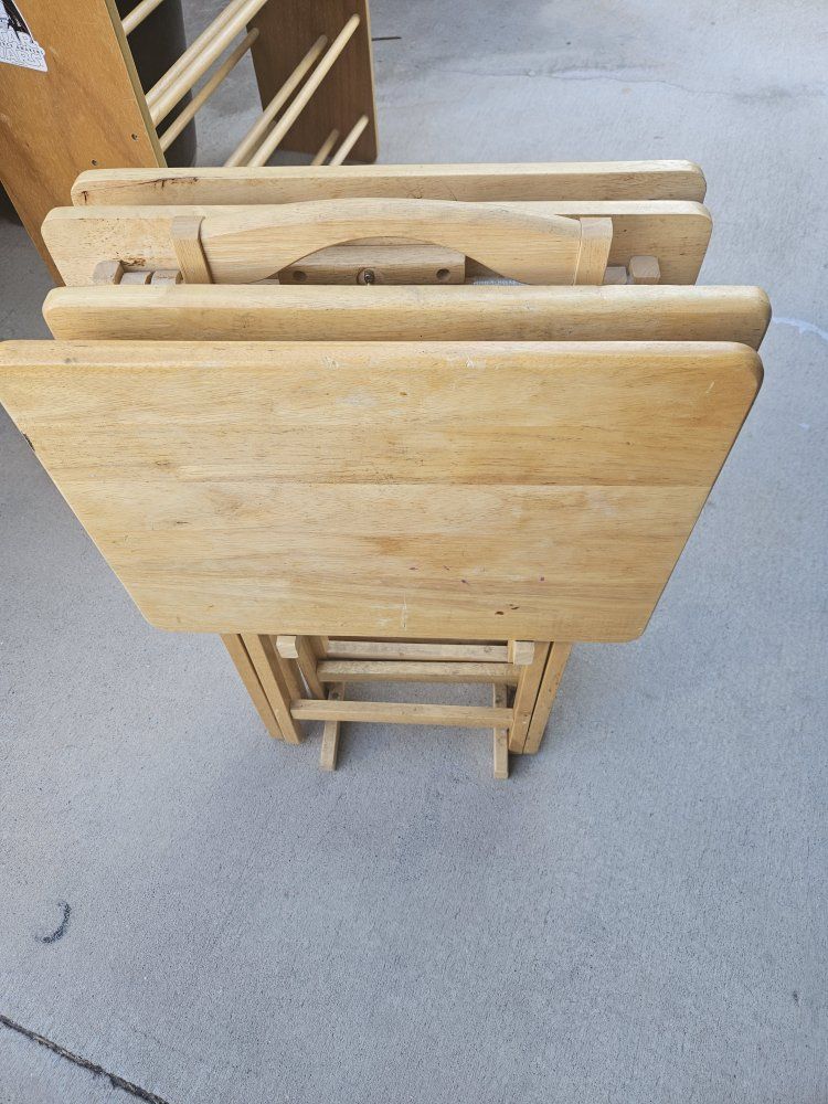 Set of 4 Wood TV Tray Tables, Foldable Snack Tables, Light Wood Finish