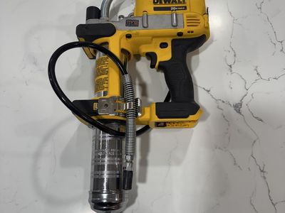 Dewalt grease gun