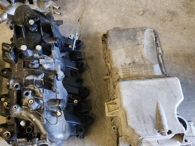 Chevy 4.8L LS Engine Parts Lot - Intake Manifold, Oil Pan, Alternator, Starter, AC Compressor, Throttle body