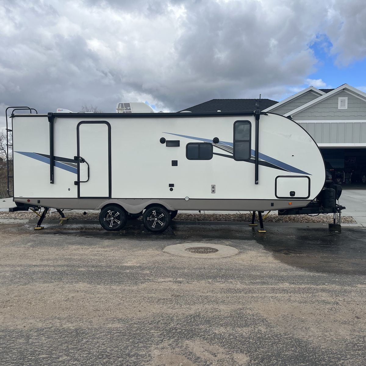 Forest river 2023 Salem Hemisphere 22RBHL