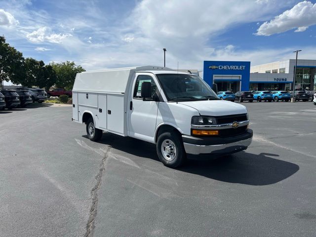 2025 Chevrolet Express 3500