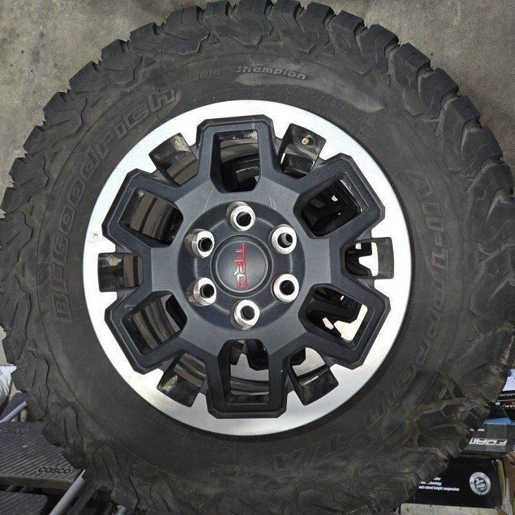 265/70R17 wheels and tires