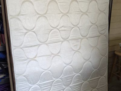 Full size mattress