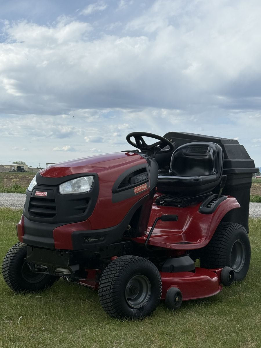 Craftsman YT3000 Riding Lawn Mower w/ Twin Bagger – Excellent Condition