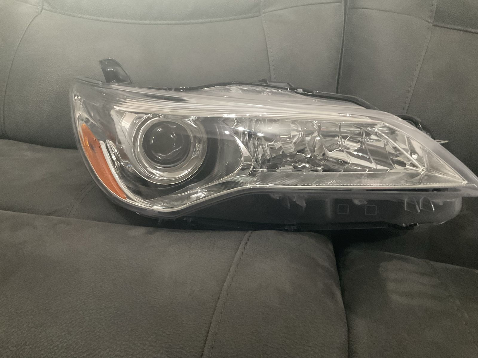 Toyota Camry Headlight Assembly Set
